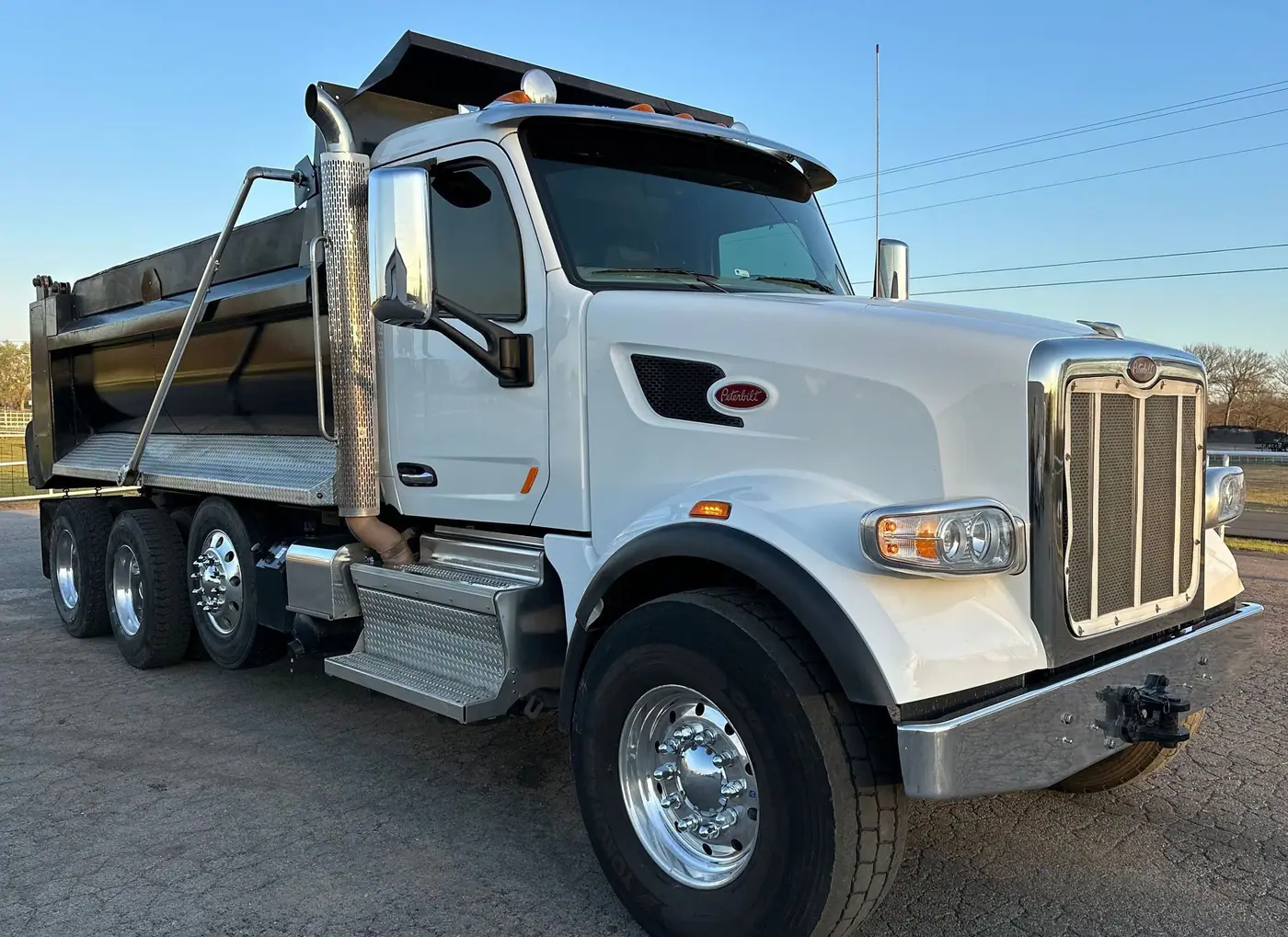 Additional view of 2021 Peterbilt 567 Dump Truck